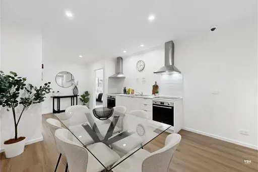 22 Lagarna Drive suite living area